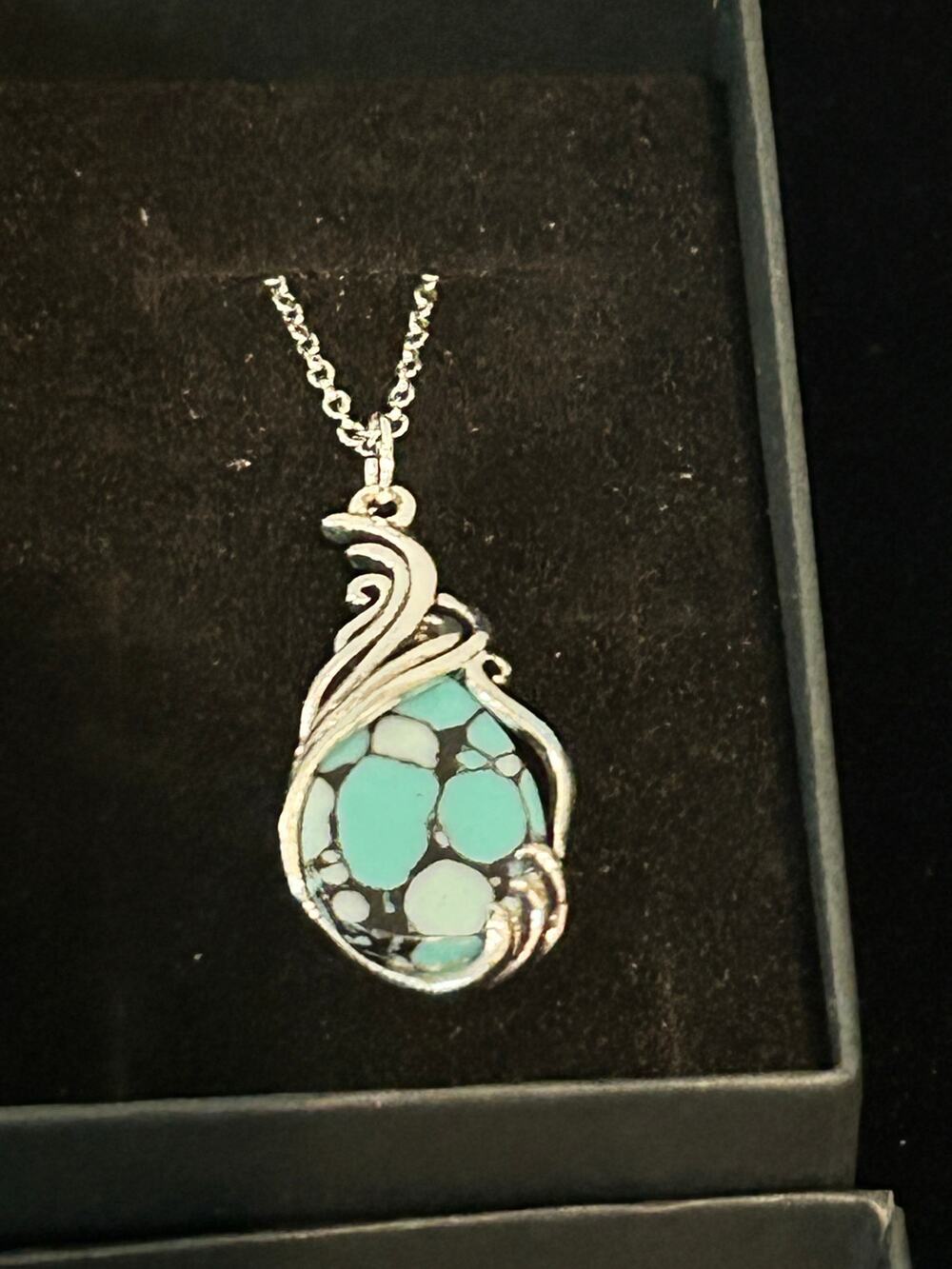Davidheeshee Art Nouveau Bamboo Mountain Turquoise Spiderweb Pendant Necklace